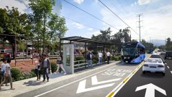 Martí Batres, jefe de Gobierno presentó el anteproyecto de la nueva línea de trolebús que correrá sobre Avenida Aztecas, en la zona de Pedregales de la Alcaldía Coyoacán, que prevén beneficie a 115 mil habitantes, mejore la movilidad en una de las zonas con más necesidades de la capital del país, la cual contará con una inversión de 240 millones de pesos, y se prevé esté lista en ocho meses. FOTO: Imagen objetivo Secretaría de Obras CDMX