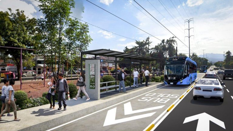 Martí Batres, jefe de Gobierno presentó el anteproyecto de la nueva línea de trolebús que correrá sobre Avenida Aztecas, en la zona de Pedregales de la Alcaldía Coyoacán, que prevén beneficie a 115 mil habitantes, mejore la movilidad en una de las zonas con más necesidades de la capital del país, la cual contará con una inversión de 240 millones de pesos, y se prevé esté lista en ocho meses. FOTO: Imagen objetivo Secretaría de Obras CDMX