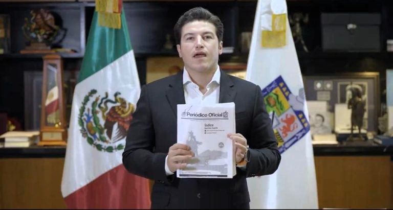 En este momento, Nuevo León tiene dos gobernadores, uno interino, por el congreso local y, otro constitucional con licencia Samuel García, con todo y que decidió reasumir su cargo y desistir a la licencia. FOTO: Facebook / Samuel García