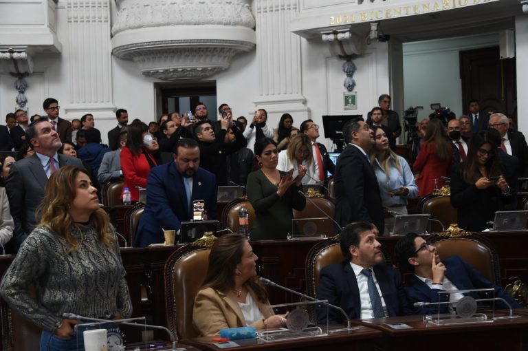 De cara al proceso electoral del próximo 2 de junio, la no ratificación de Ernestina Godoy por cuatro años más al frente de la Fiscalía General de Justicia de la Ciudad de México es un hecho en el que claramente los perdedores son el presidente Andrés Manuel López Obrador; la virtual candidata presidencial de Morena, Claudia Sheinbaum; el jefe de Gobierno, Martí Batres, y la abanderada de la 4T a la Jefatura de Gobierno, Clara Brugada. FOTO: Congreso CDMX