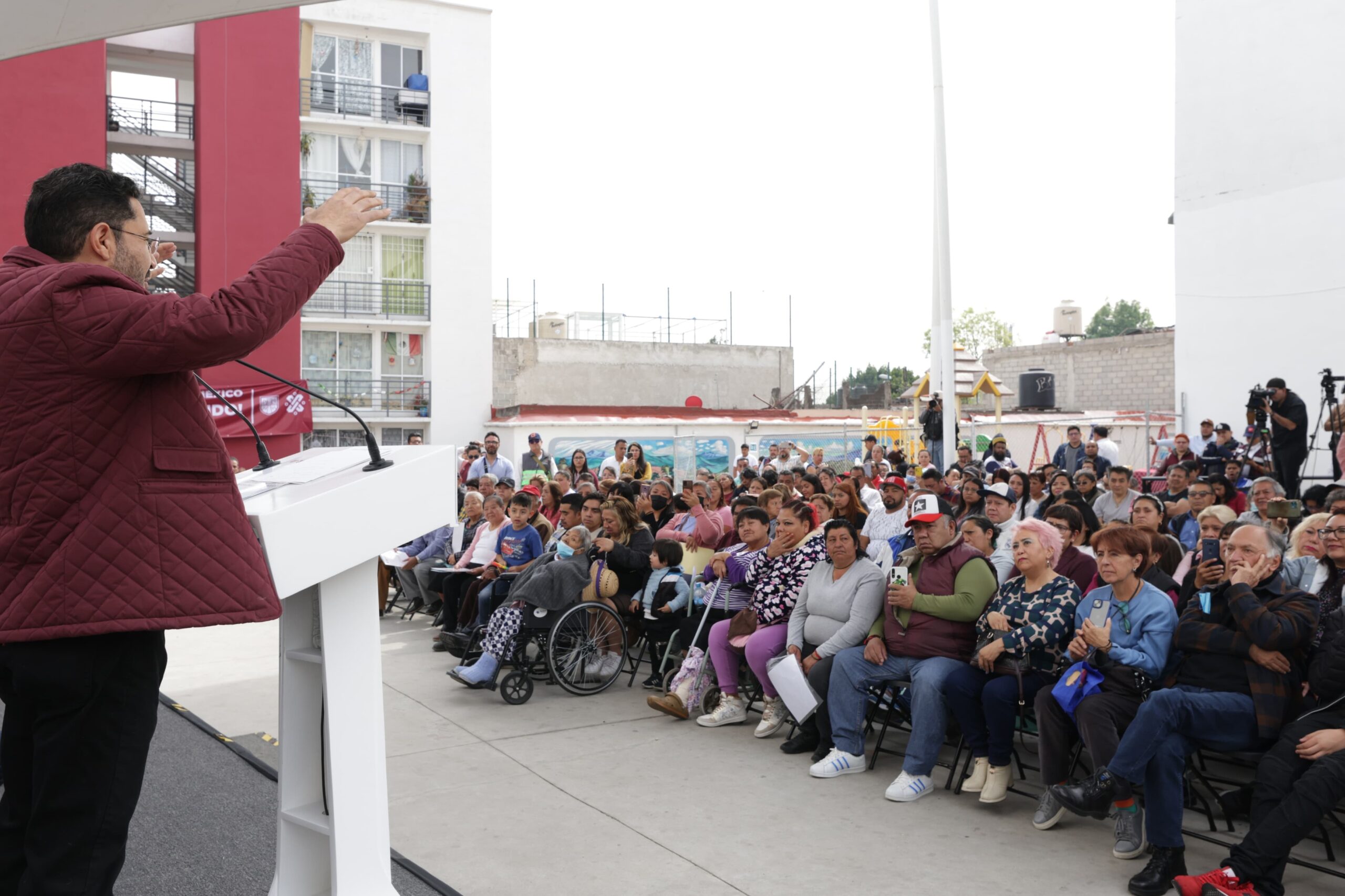 Debido a la controversia por las supuestas afirmaciones de que el director del Centro Universitario Cúspide de México, Fernando Horacio Cordero había sido su chofer, el jefe de Gobierno, Martí Batres, aclaró tales señalamientos. Foto: GCDMX