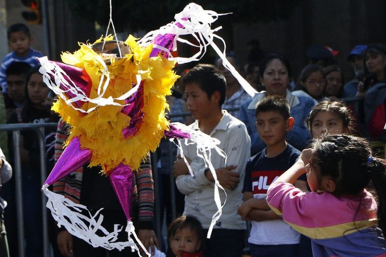El jefe de Gobierno de la Ciudad de México, Martí Batres, dio a conocer las actividades a cargo de las secretarías de Cultura y Desarrollo Económico con motivo del Día de Reyes en la capital del país, principalmente en el Zócalo. Habrá desde rosca hasta lechitas para los niños. FOTO: GCDMX