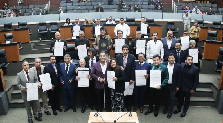 Reconocen en el Senado de la República a 'Leyendas de la Marimba Chiapaneca'. FOTO: Senado
