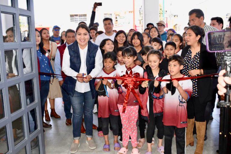 Tláhuac invierte en infraestructura deportiva y enterga a la comunidad alberca semiolímpica