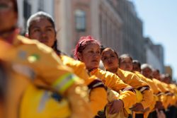 Del mismo modo, resaltó las iniciativas que ha realizado la administración a su cargo en favor de las áreas verdes, como las reformas para combatir la tala ilegal de árboles en los bosques y elevar las penas a talamontes. FOTOS: