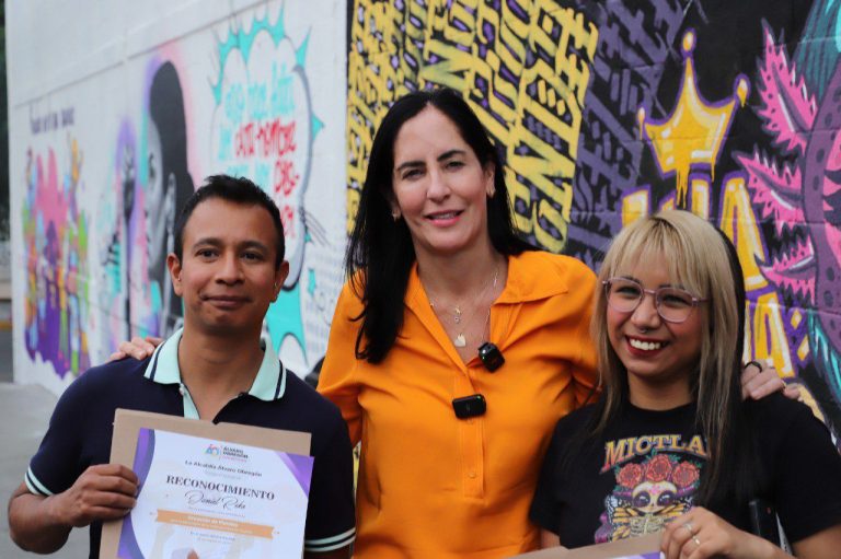 ÁO rinde homenaje con mural a mujeres víctimas de la violencia