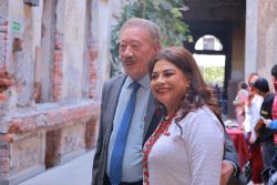 “Que no quede duda, la red de funcionarios y legisladores panistas que extorsionan a empresarios, a constructores y autorizan obras ilegales, será erradicada”, afirmó la candidata oficial, Clara Brugada. Foto: Campaña Clara Brugada