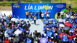 A Lía Limón se le salieron las lágrimas cuando mencionó su nombre y le agradeció que estuviera presente en su primer mitin de campaña: Hortensia Luna, la hija de Leonel Luna, acaecido en un accidente de tránsito en marzo de 2021. FOTOS: Especial