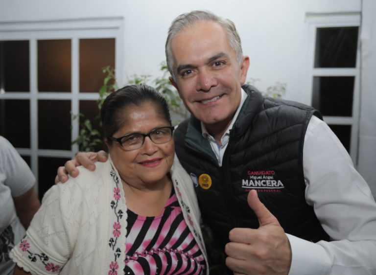 El candidato a la diputación federal por el Distrito VII de la alcaldía Gustavo A. Madero, Miguel Ángel Mancera, pidió a las y los habitantes, informarse sobre los cambios a la Administradora de Fondo para el Retiro (Afore) que el Movimiento de Regeneración Nacional (Morena) busca aprobar en la Cámara de Diputados. FOTO. Especial