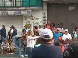 Hannah de Lamadrid tarjetucha pedorra