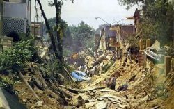 En las últimas semanas, cada vez son más persistentes las alertas ciudadanas de que en las colonias cercanas al Aeropuerto Internacional Benito Juárez, del lado de la Gustavo A. Madero y Nezahualcóyotl, ha aumentado el tufo a gasolina proveniente de la red del desagüe. FOTO: Archivo Gobierno de México