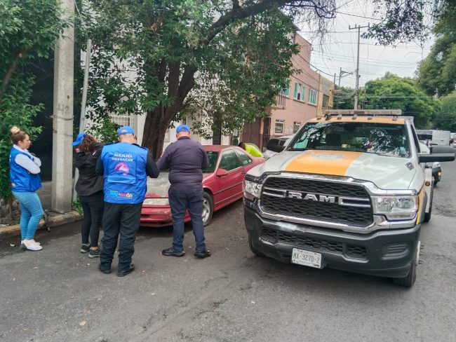 Logra Coyoacán retiro de casi 3 mil autos chatarra