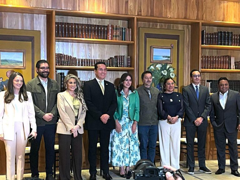 La diputada Nora Arias Contreras (PRD) destacó la salud y la educación como temas que deben ser transversales en las políticas públicas de la Ciudad de México, y prioritarios para los poderes ejecutivo y legislativo, que deben trabajar coordinadamente.