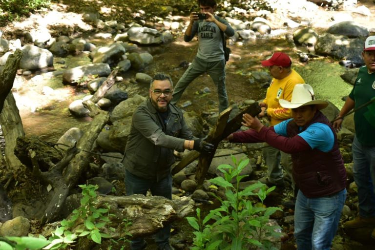 El alcalde Fernando Mercado encabeza limpieza del Río Magdalena
