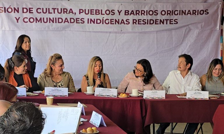 Ante la presencia de la alcaldesa de Iztapalapa, Aleida Alavéz, la concejal Juana María Pedroza realizó la sesión inaugural de la Comisión de Pueblos y Barrios Originarios y Comunidades Indígenas Residentes del Concejo de esa demarcación para el periodo 2024-2027