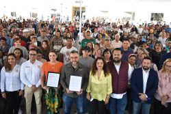 El día de ayer se entregaron más de 890 financiamientos, que corresponden a un monto total de 9 millones 480 mil pesos, de manos del Alcalde Mtro. Fernando Mercado Guaida y de Daniela Cordero Arenas, Directora del FONDESO.