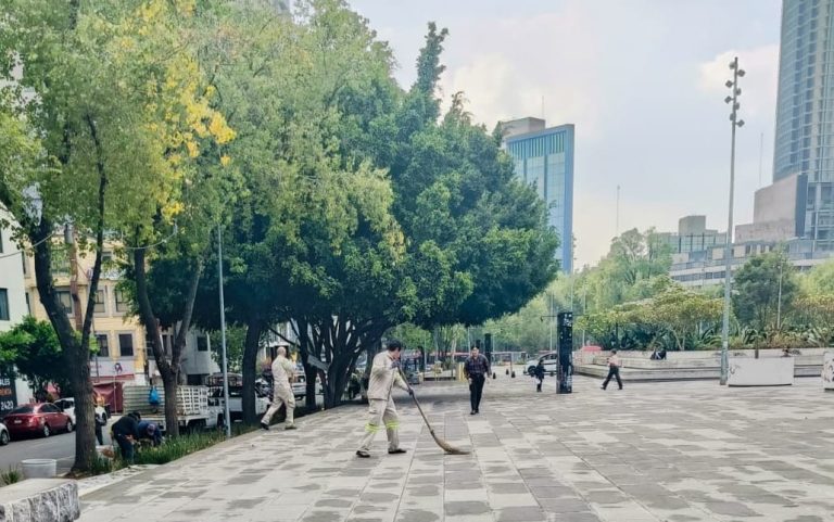El Gobierno de la Alcaldía Cuauhtémoc, encabezado por la alcaldesa Alessandra Rojo de la Vega, reafirma su compromiso con la recuperación del espacio público y la defensa del patrimonio cultural con acciones en el Monumento a la Madre. FOTOS: Especial