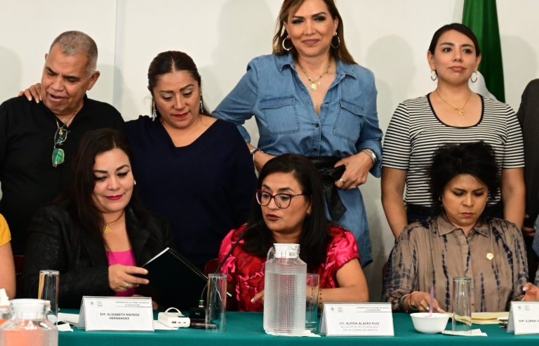 Las Comisiones Unidas de Administración Pública Local, de Alcaldías y Límites Territoriales y de Gobierno y Políticas Públicas del Congreso de la Ciudad de México, coincidieron en reconocer la implementación del Sistema Integral de Cuidados en Iztapalapa; en tanto la alcaldesa Aleida Alavez Ruiz anunció que propondrá modificaciones al Bando 1 de Gobierno. FOTO: Especial