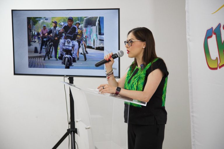La vicecoordinadora de Morena en el Congreso de la Ciudad de México, Brenda Ruiz aseveró que la Ley de Electromovilidad que presentará la jefa de Gobierno de manera destacada va a servir para proteger a los peatones y los ciclistas.