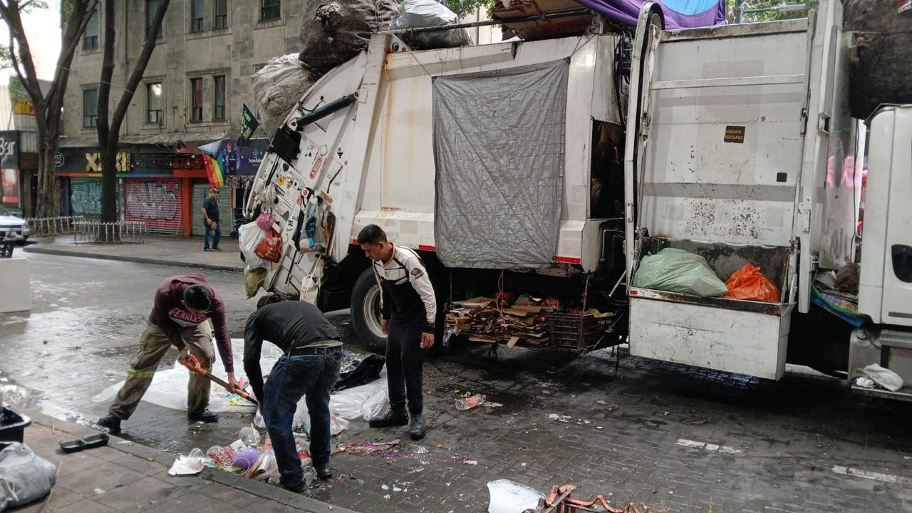 Alcaldía Cuauhtémoc recoge 30 toneladas de basura tras marcha del Orgullo 2025 Alcaldía Cuauhtémoc recoge 30 toneladas de basura tras marcha del Orgullo 2025