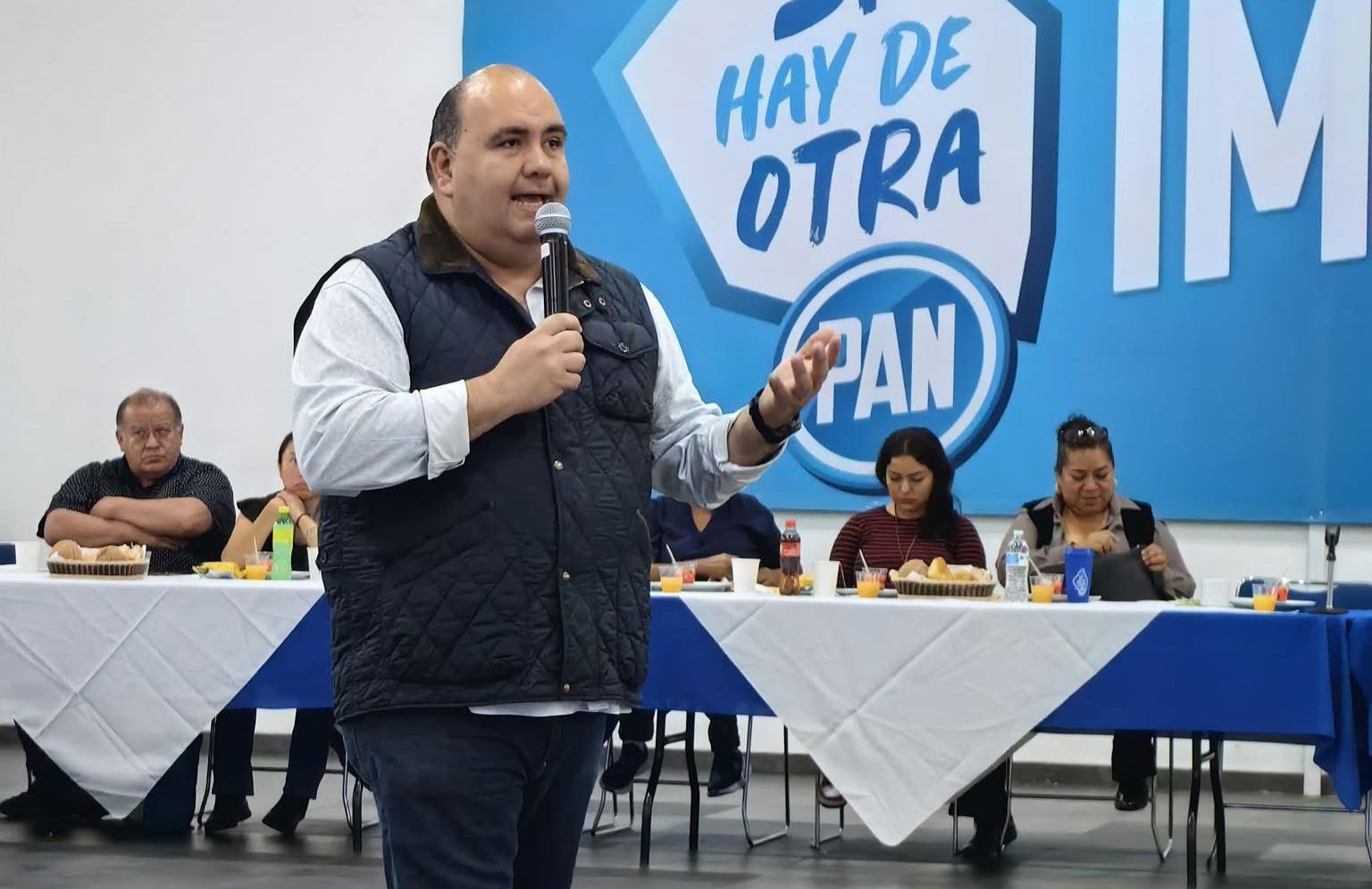 El PAN exige inhabilitar al ex alcalde de Xochimilco, por corrupción El PAN exige inhabilitar al ex alcalde de Xochimilco, por corrupción