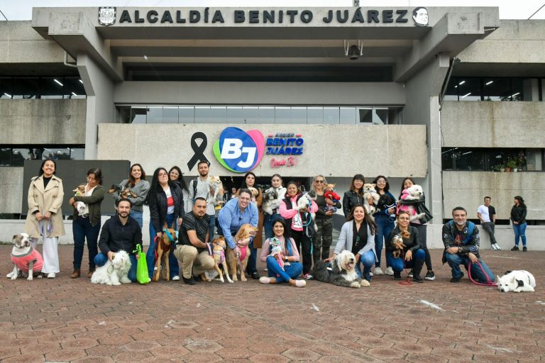 El alcalde Luis Mendoza buscará la certificación oficial para que la alcaldía sea ‘pet friendly’, según anunció este Día Mundial de Llevar a tu Perro al Trabajo.