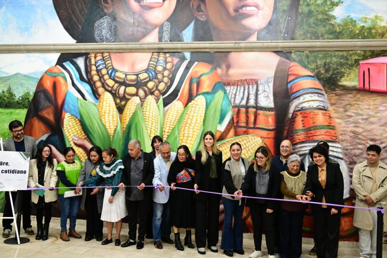 Personas legisladoras del Congreso de la Ciudad de México inauguraron los Murales en Conmemoración de Mujeres Mexicanas, en las instalaciones del órgano legislativo local, obra que se divide en tres murales, abiertos a todo el público.