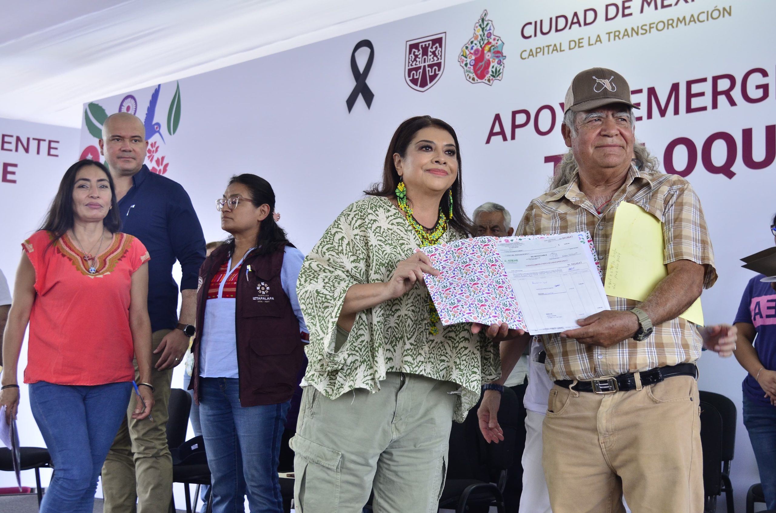Entrega Brugada apoyos a familias afectadas por lluvias en Iztapalapa Entrega Brugada apoyos a familias afectadas por lluvias en Iztapalapa