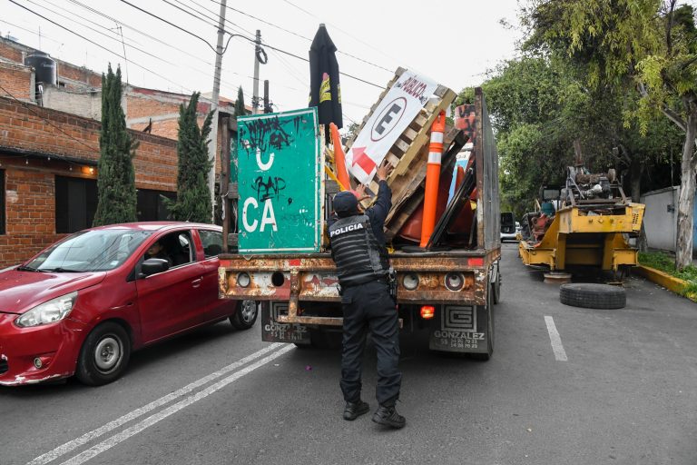 Alcaldía BJ retira una tonelada de enseres y libera vía pública