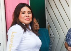 Aquí lo advertimos desde el 19 de mayo pasado: en su afán de imponer de manera autoritaria sus proyectos de Participación Ciudadana, incluso en contra de la voluntad popular que violenta los principios de Morena, la alcaldesa de Iztacalco, Lourdes Paz no ha tenido el menor rubor de mentir abiertamente, lo que incluso le ha provocado ya un conflicto social creciente en la demarcación que encabeza. FOTO: Cuartoscuro