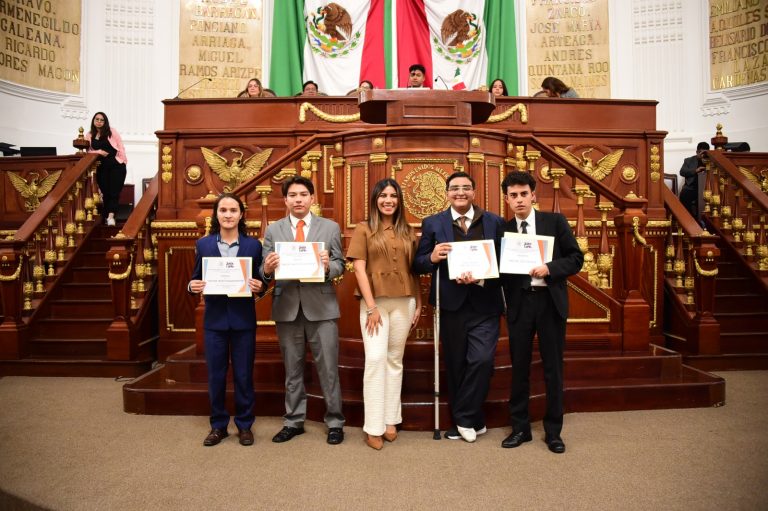 Al respecto, la diputada Jannete Elizabeth Guerrero Maya (PT), presidenta de la Comisión de Derechos Humanos, expresó que con este ejercicio legislativo se da un mensaje claro: “la inclusión no es un favor es un derecho”; y se refuerza el compromiso de avanzar en la reglamentación de la consulta a las personas de este grupo poblacional. FOTO: Especial
