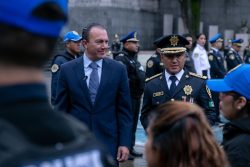 El alcalde de Cuajimalpa, Carlos Orvañanos, informó que en el marco del arranque del nuevo ciclo escolar 2025-2026, se tiene listo un esquema de seguridad listo para un regreso a clases tranquilo entre los padres de familias y autoridades del sistema educativo de nivel básico en lo público y privado. FOTO: Especial