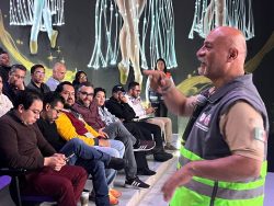 El día de hoy se llevó a cabo la primera capacitación a la estructura de la alcaldía con el “Sistema de Comando de Incidentes (SCI)” impartido por José Vázquez de la Secretaría de Gestión Integral de Riesgos y Protección Civil la Ciudad de México. FOTOS: Especial