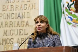 En su intervención, la diputada Judith Vanegas Tapia (MORENA) indicó que la llegada del bolero cubano en los años 30 tuvo una importancia relevante en la capital, al incorporarlos a su identidad. FOTO: Especial