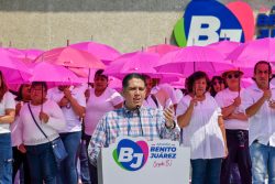 En el marco del Día Mundial de la Lucha contra el Cáncer de Mama, la alcaldía Benito Juárez realizó la jornada BJ Rosa por Amor a la Vida, en la cual, el alcalde Luis Mendoza destacó el compromiso que su administración tiene para generar acciones en beneficio de las mujeres que lamentablemente padecen esta enfermedad. FOTOS: Especial