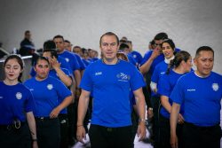 A la par del enorme proyecto para la prevención del delito, mayores capacidades y fortalecimiento de la estrategia y acciones en seguridad ciudadana, el alcalde de Cuajimalpa, Carlos Orvañanos ha reforzado la protección de quienes nos cuidan, con el impulso al deporte y buena alimentación durante su jornada laboral. FOTOS: Especial