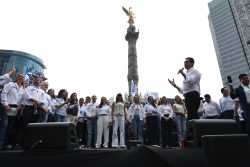 El presidente nacional del Partido Acción Nacional, Jorge Romero Herrera, encabezó el relanzamiento del PAN en un acto histórico que marcó “el inicio de una nueva era azul: un PAN más abierto, moderno y ciudadano.”