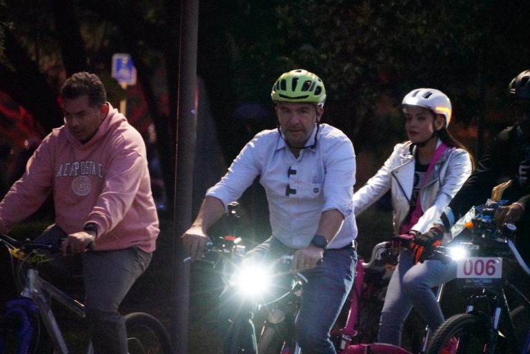 Tabe encabeza rodada nocturna en Panteón Civil de Dolores